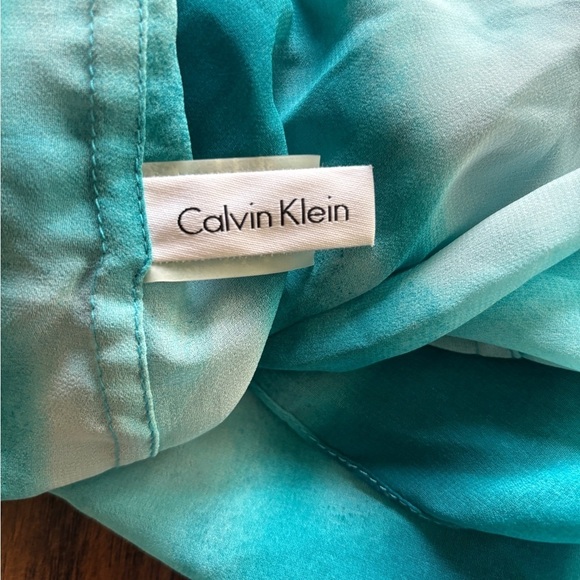 Calvin Klein Lightweight Teal White Infinity Scarf – Versatile Look - Picture 6 of 7